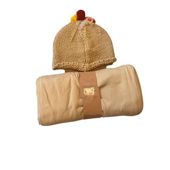 SoDorable Newborn Photo Op Set Turkey Hat & Blanket Up To 10 Lbs - Picture 4 of 5